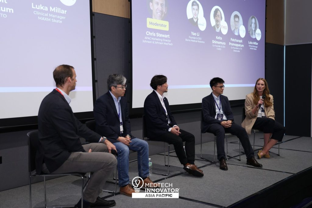 Luka de la MAXM Skate prezentând la Finala MTI APAC din Singapore