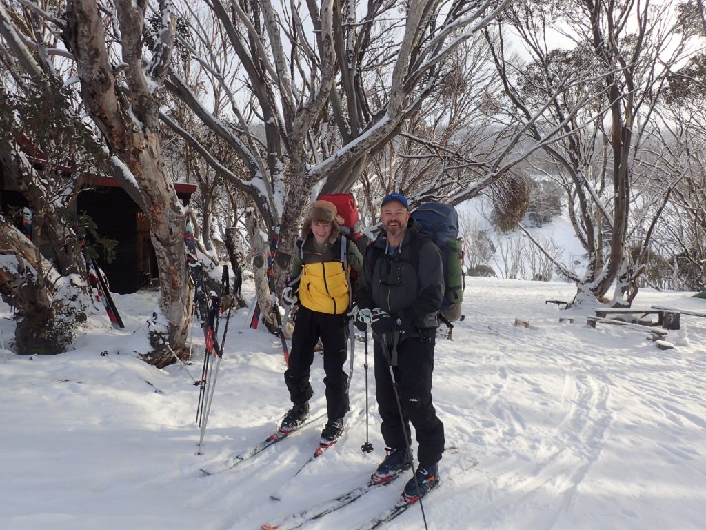 Simon la schi după recuperarea cu MAXM Skate